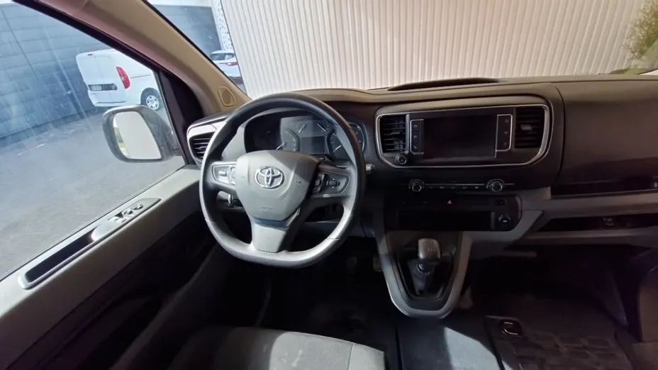 TOYOTA Proace -