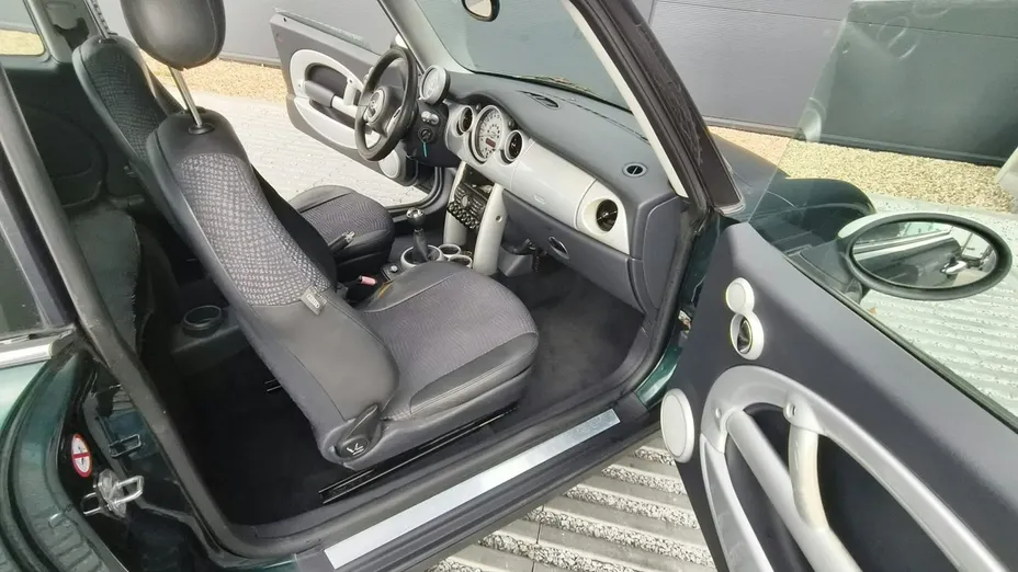 MINI Cooper -