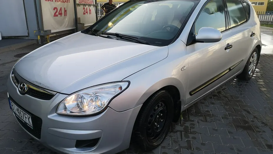 HYUNDAI i30 -