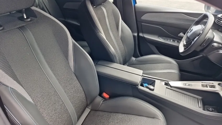 PEUGEOT 308 -