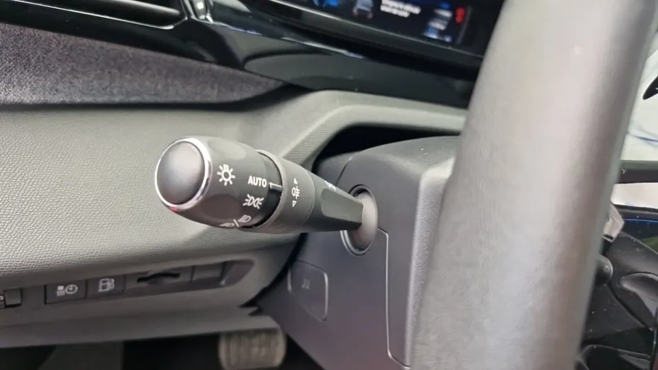 PEUGEOT 308 -