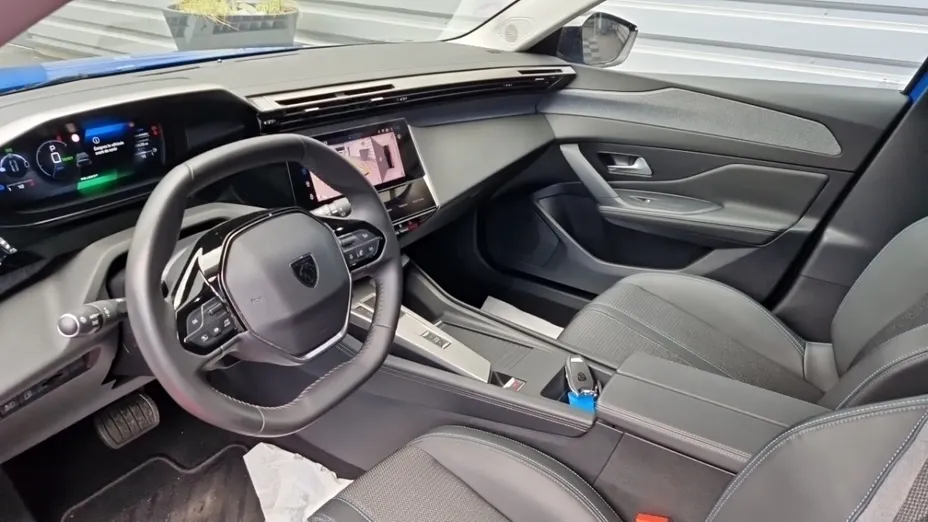 PEUGEOT 308 -
