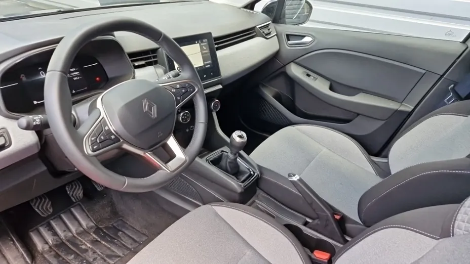RENAULT Clio -