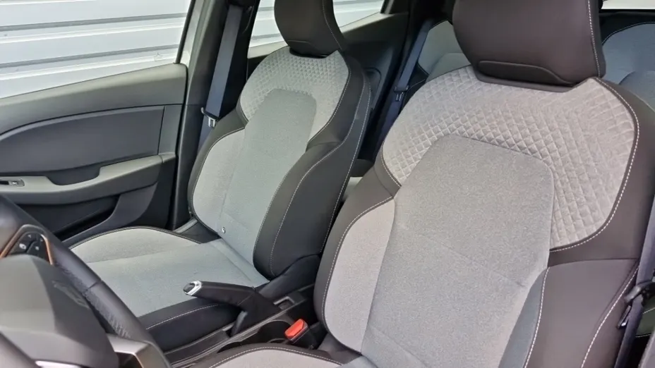 RENAULT Clio -