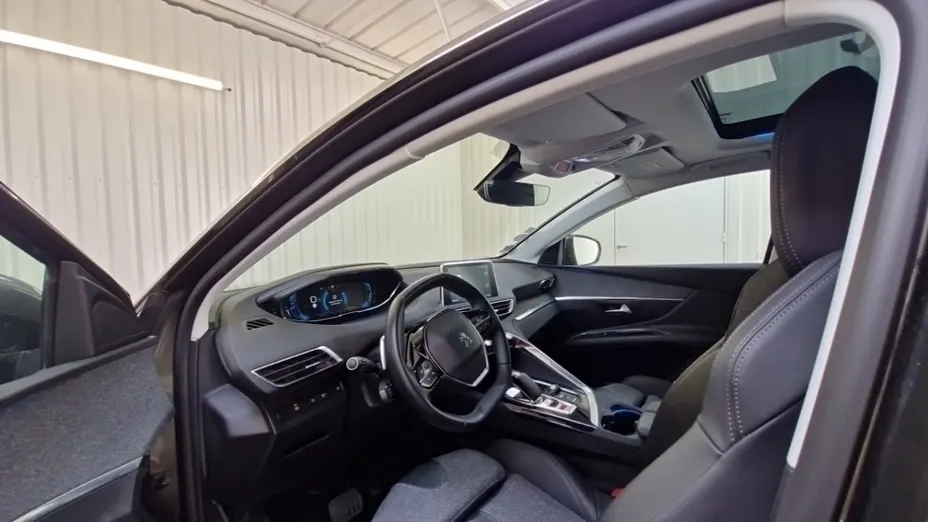 PEUGEOT 3008 -