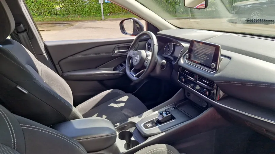 NISSAN Qashqai -