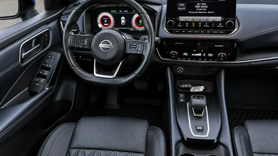 NISSAN Qashqai -