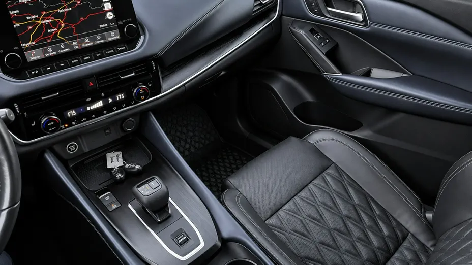 NISSAN Qashqai -