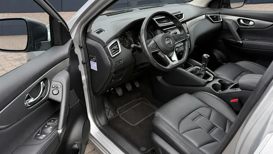 NISSAN Qashqai -