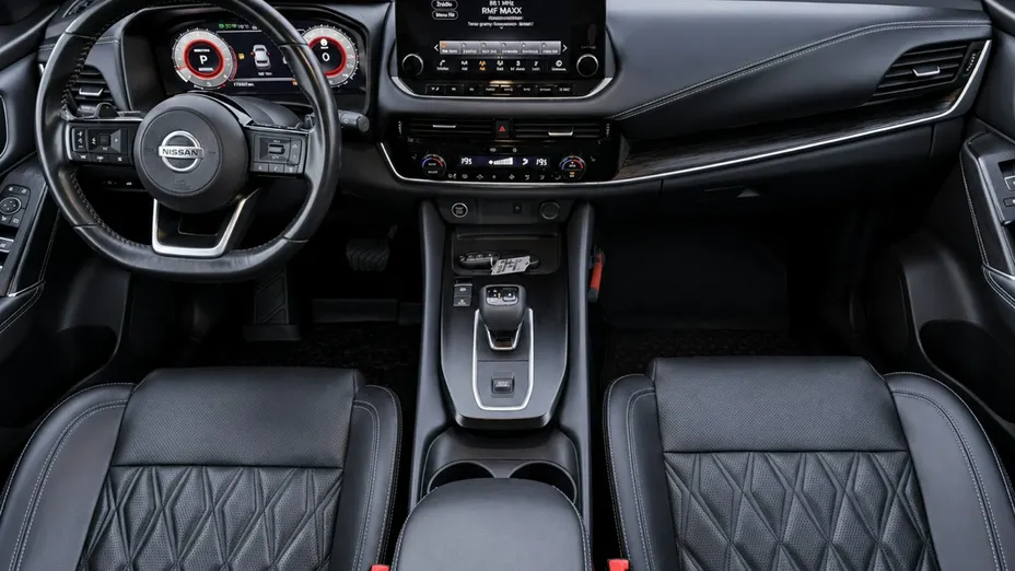 NISSAN Qashqai -