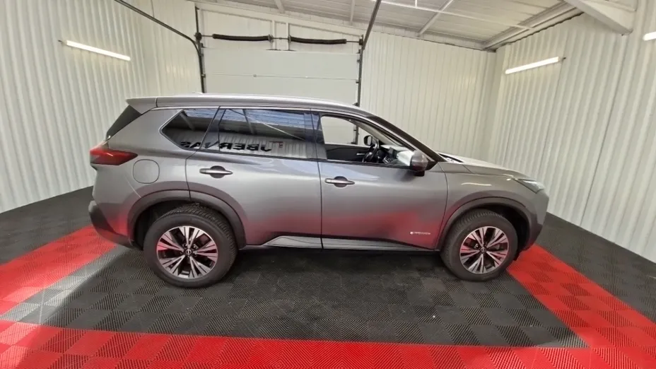 NISSAN X-Trail -