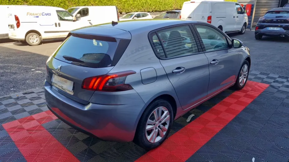 PEUGEOT 308 -