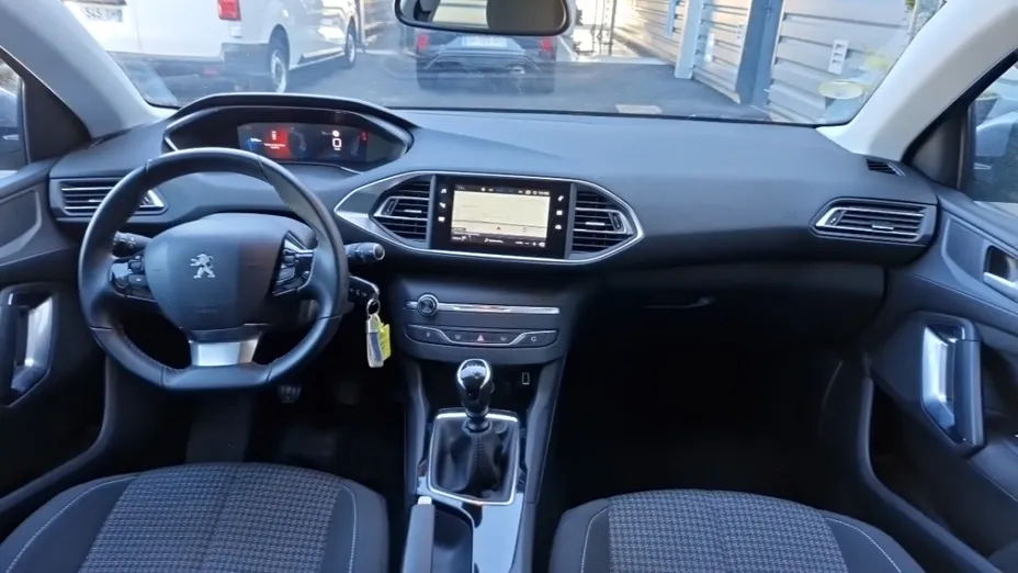 PEUGEOT 308 -