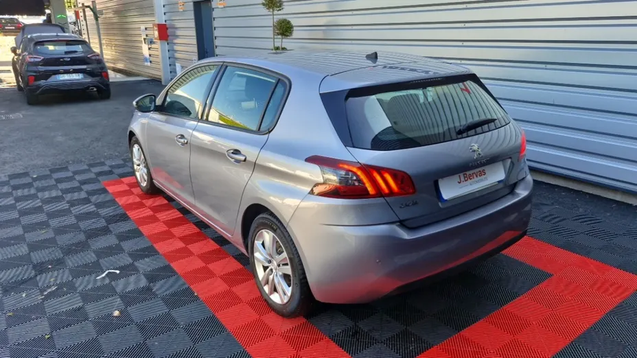 PEUGEOT 308 -