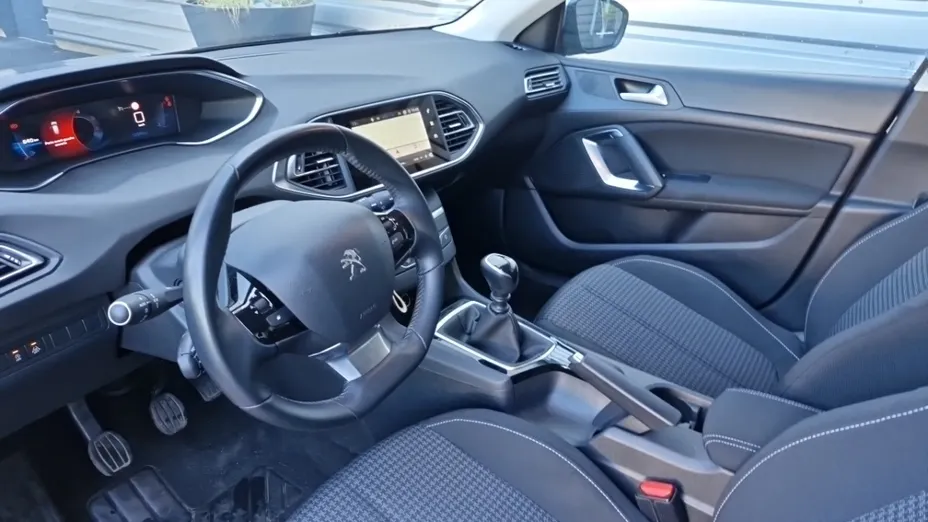 PEUGEOT 308 -