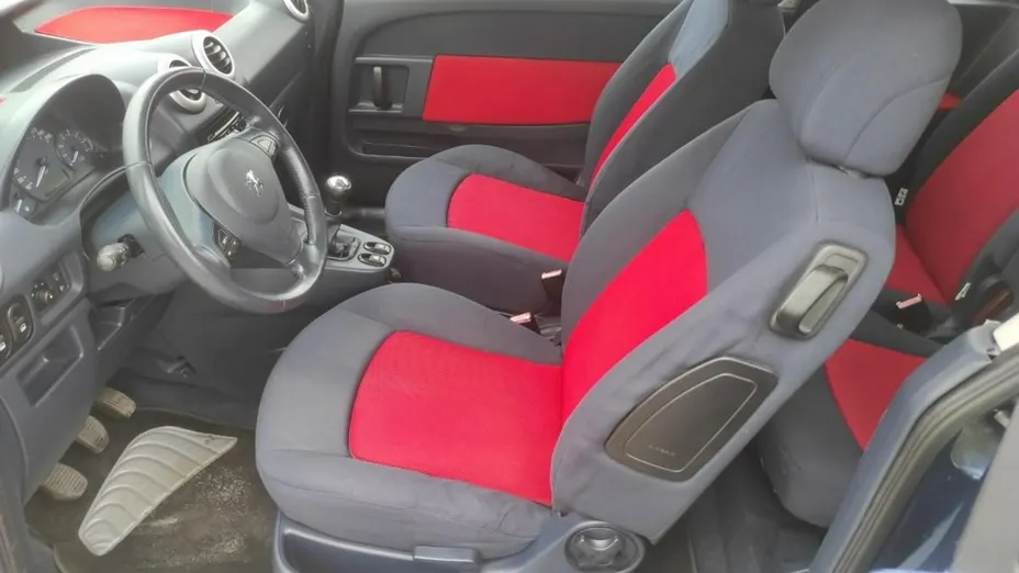 PEUGEOT 1007 -