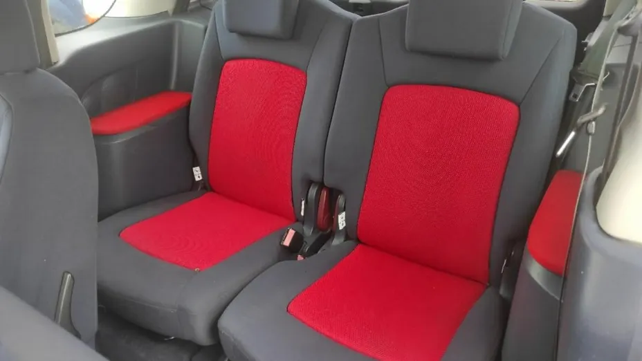 PEUGEOT 1007 -