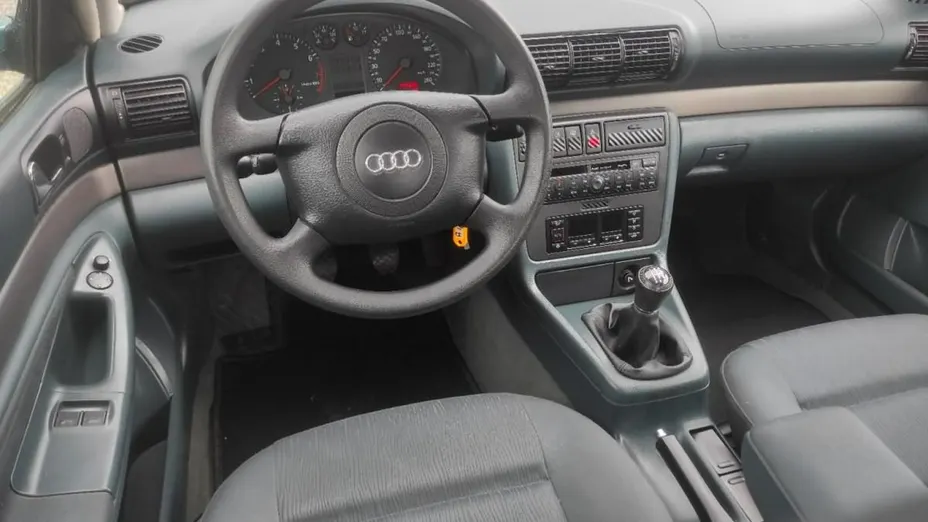 AUDI A4 -