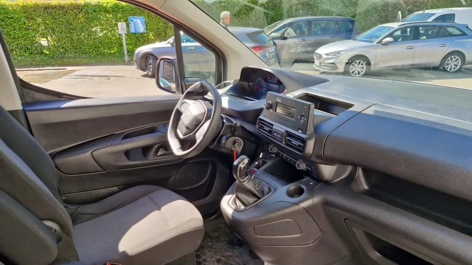 PEUGEOT Partner -