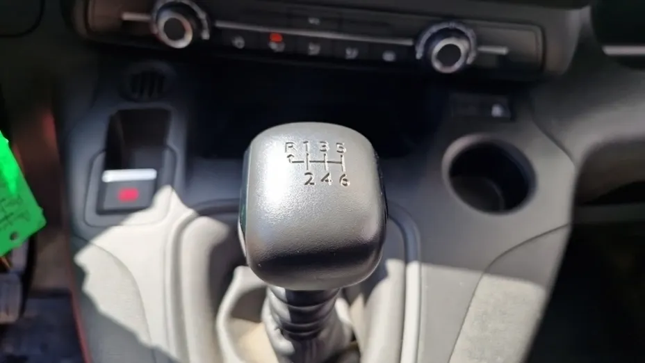 PEUGEOT Partner -