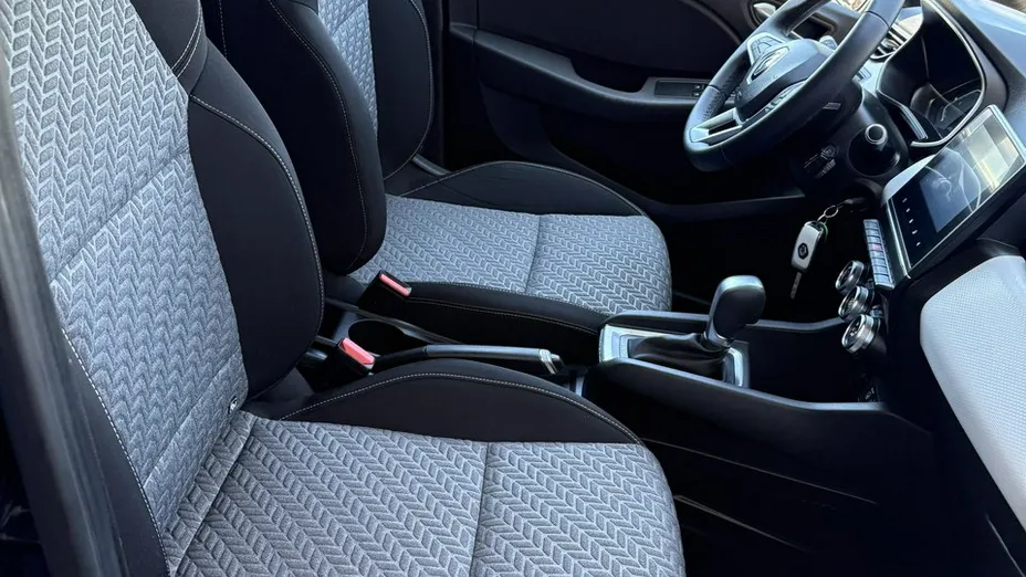 RENAULT Clio -