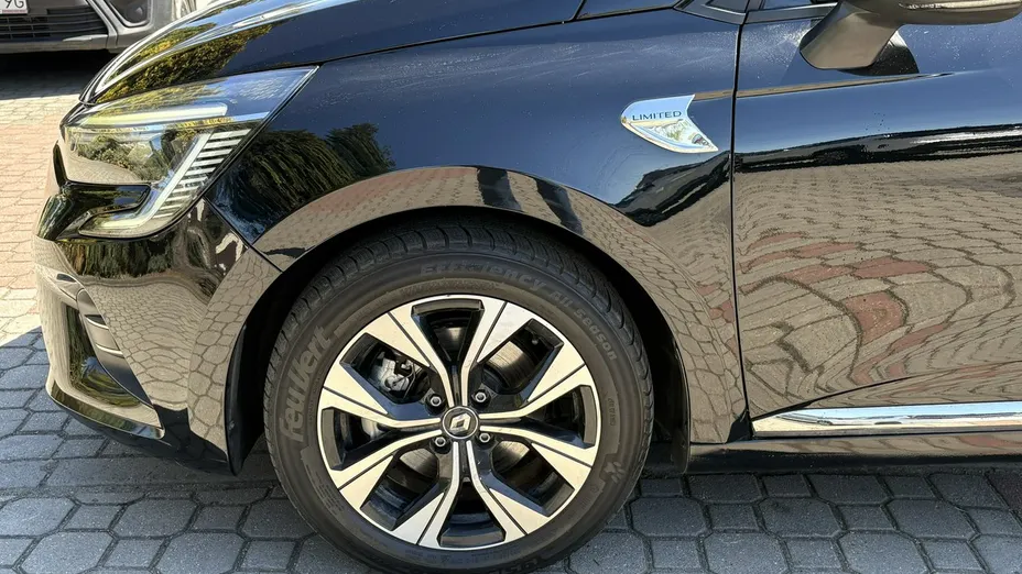 RENAULT Clio -