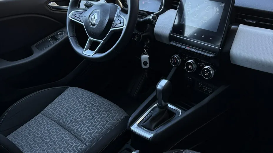 RENAULT Clio -