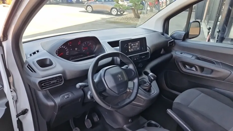 PEUGEOT Partner -