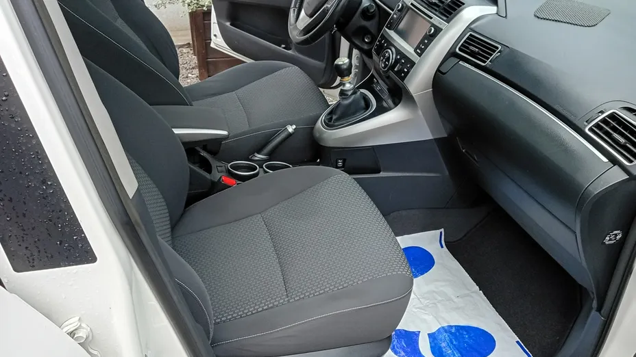 TOYOTA Verso -