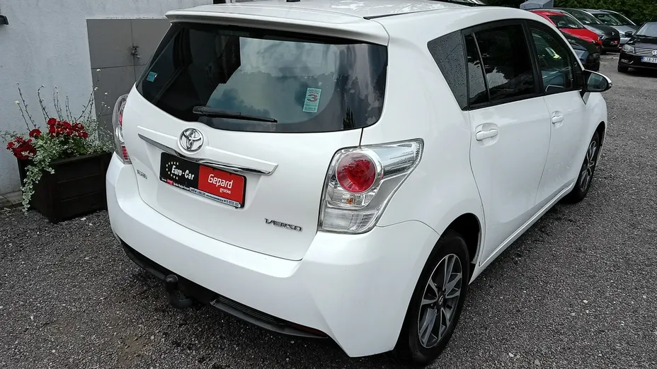 TOYOTA Verso -