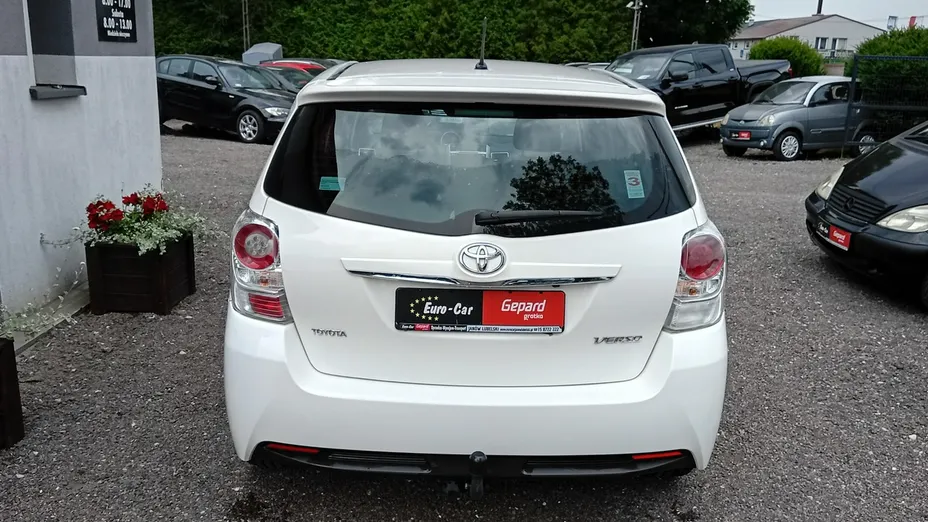 TOYOTA Verso -