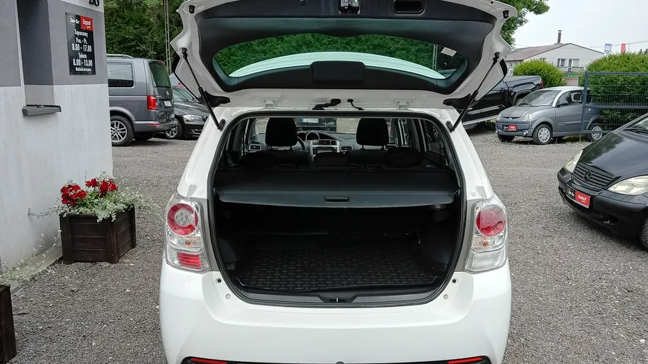 TOYOTA Verso -