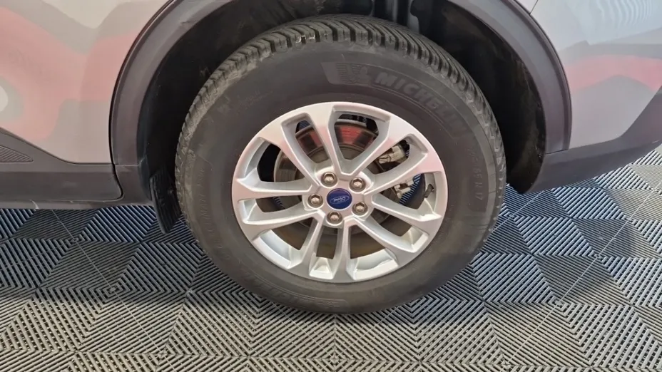 FORD Kuga -