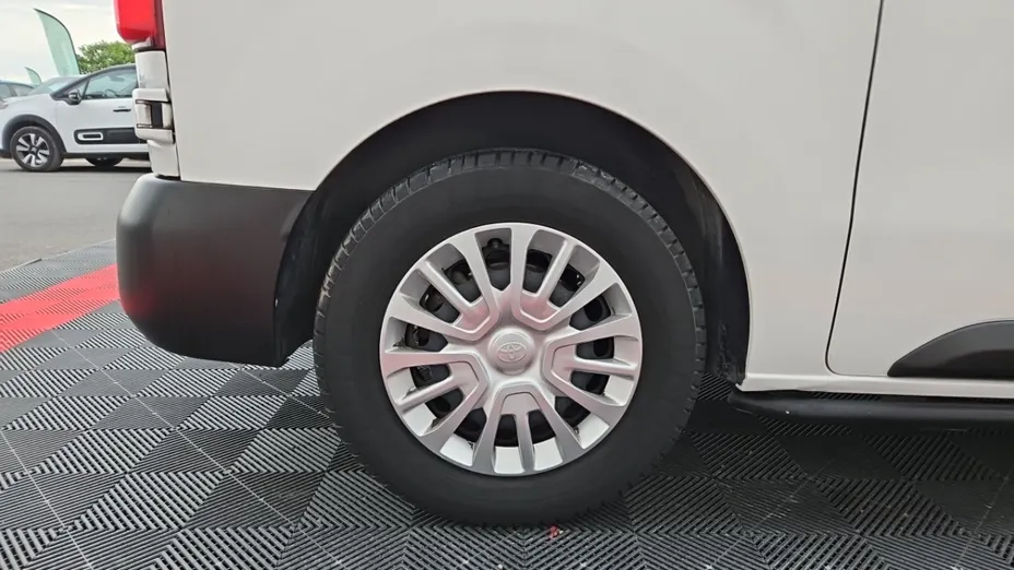 TOYOTA Proace -