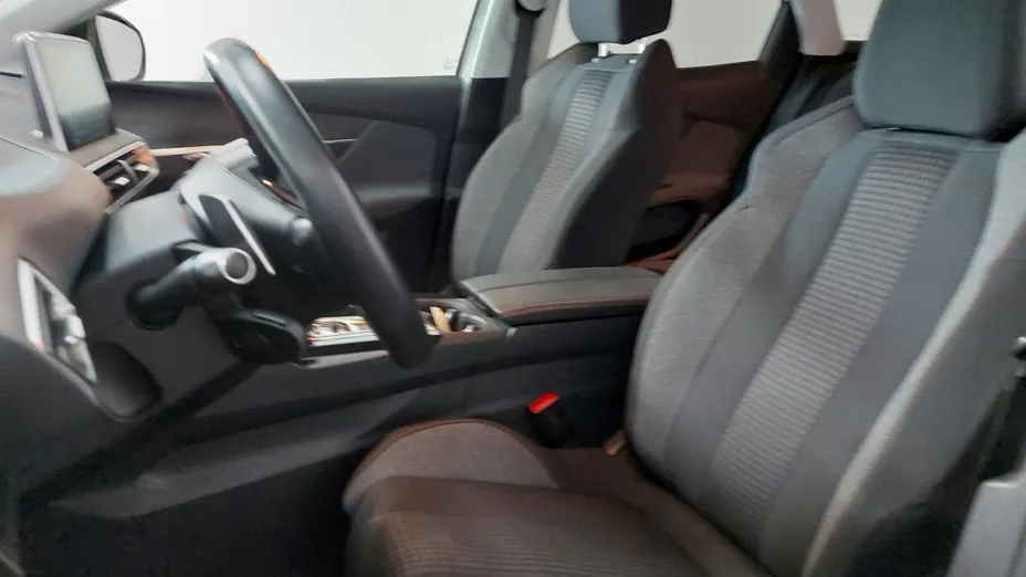 PEUGEOT 3008 -