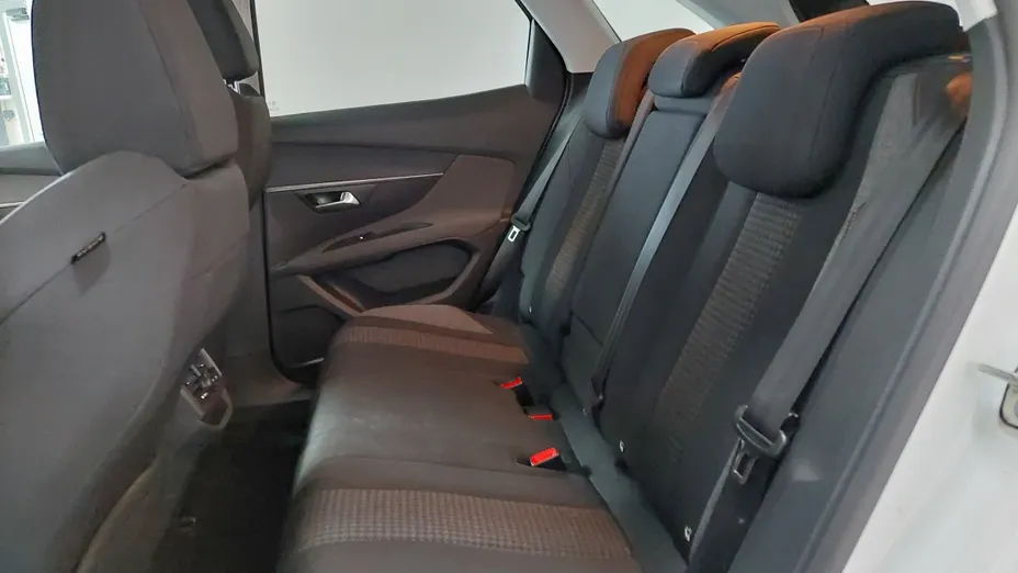 PEUGEOT 3008 -