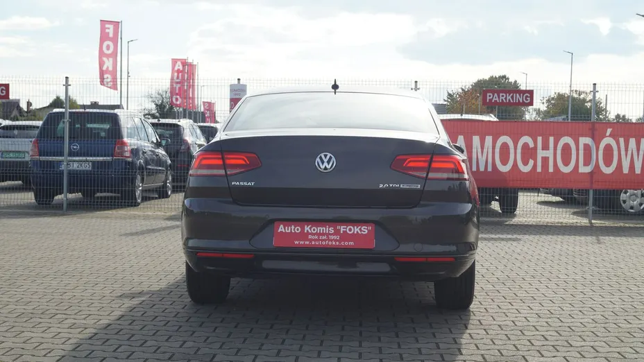 VOLKSWAGEN Passat -