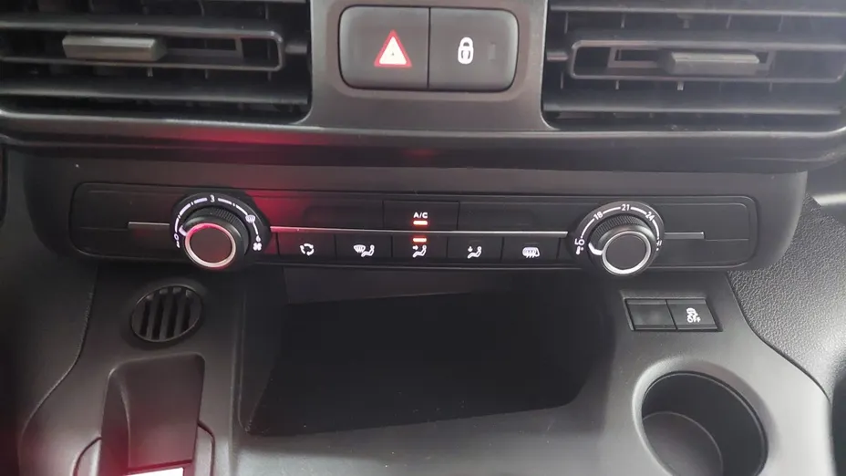 PEUGEOT Partner -