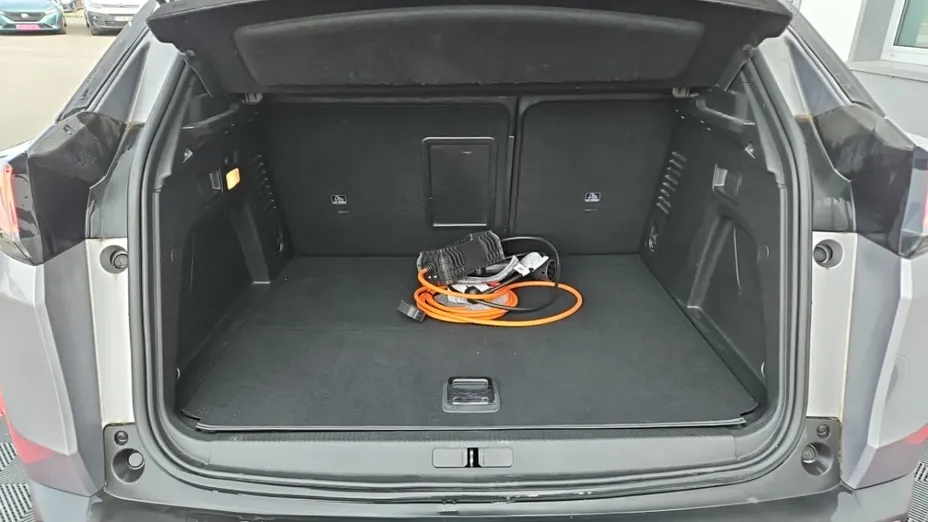 PEUGEOT 3008 -