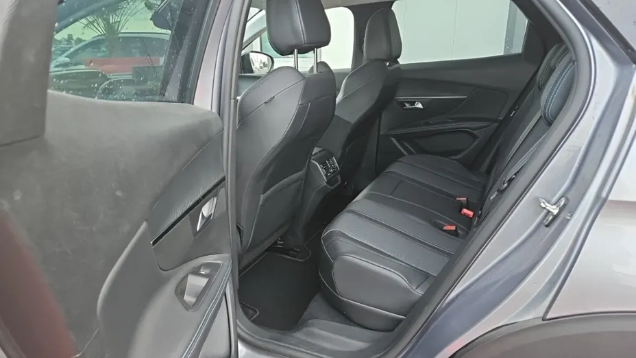 PEUGEOT 3008 -