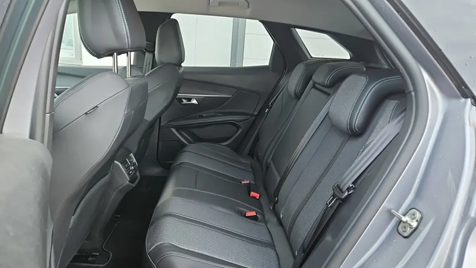 PEUGEOT 3008 -
