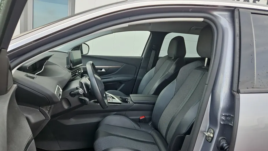 PEUGEOT 3008 -