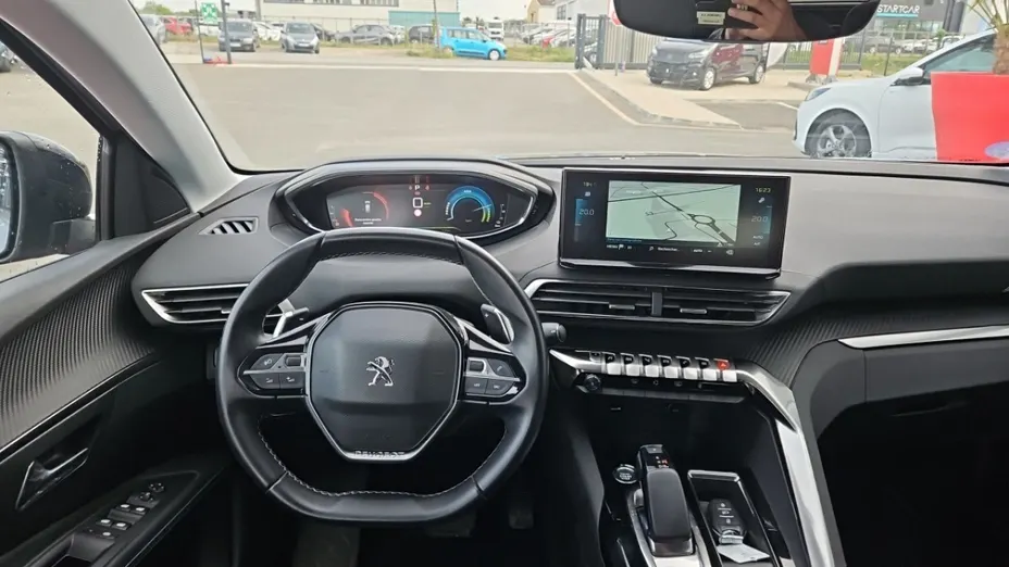PEUGEOT 3008 -
