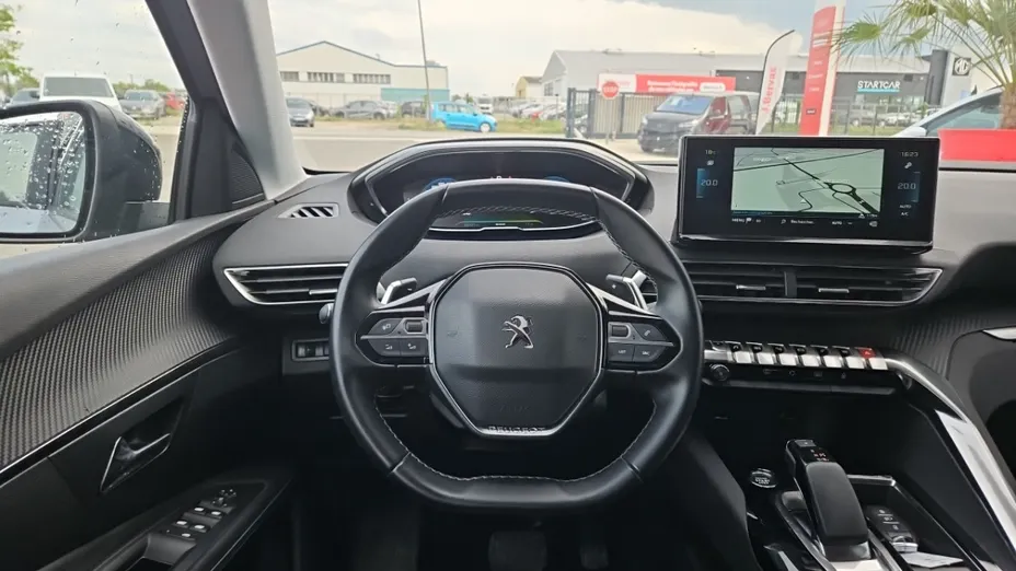 PEUGEOT 3008 -
