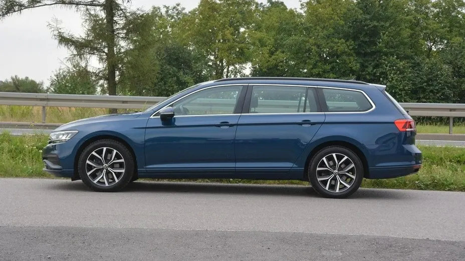 VOLKSWAGEN Passat -