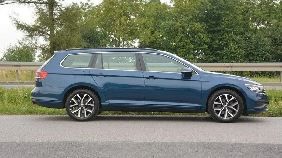 VOLKSWAGEN Passat -