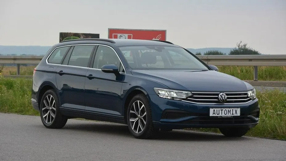 VOLKSWAGEN Passat -