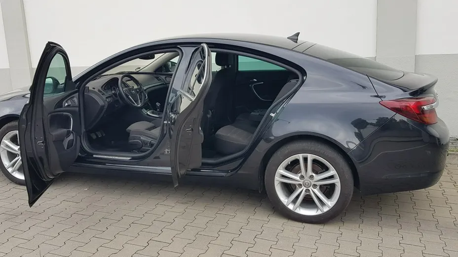 OPEL Insignia -
