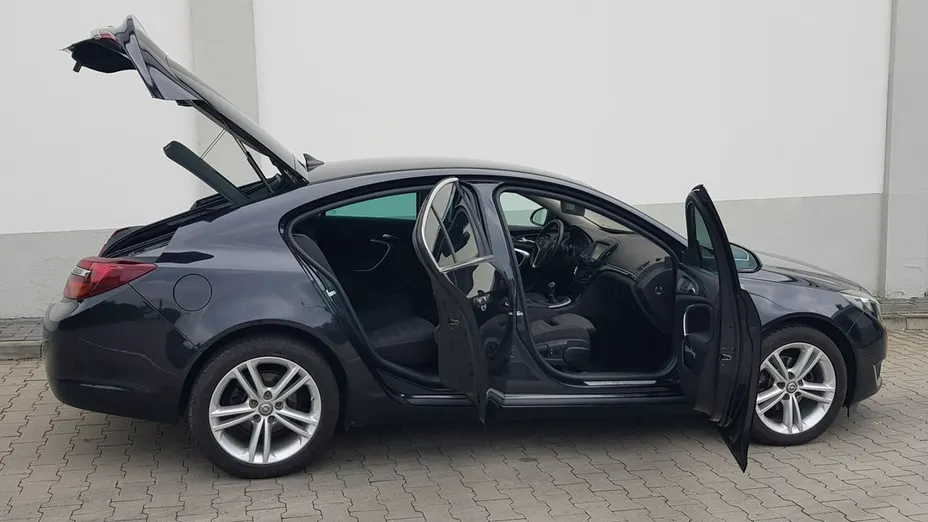 OPEL Insignia -