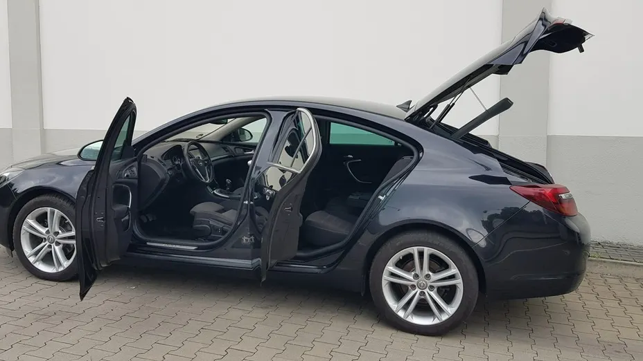 OPEL Insignia -